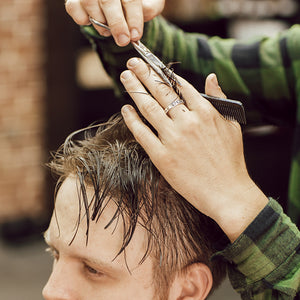Corte de cabello + Limpieza facial premium