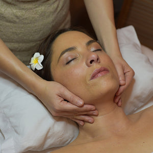 Masaje Terapeútico + Aromaterapia