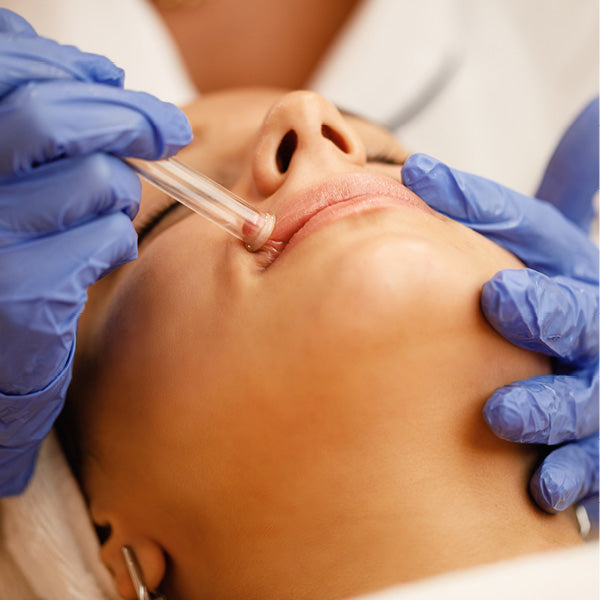 Limpieza facial dermaplaning